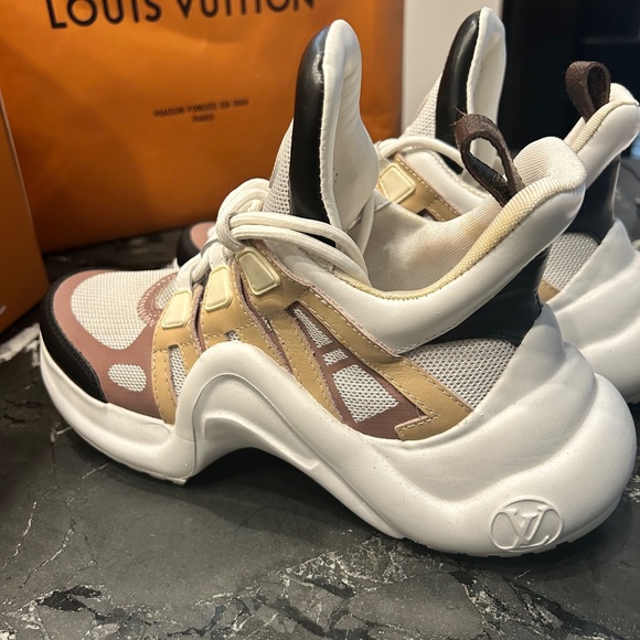 Louis Vuitton Sneakers - Picture 3 of 6